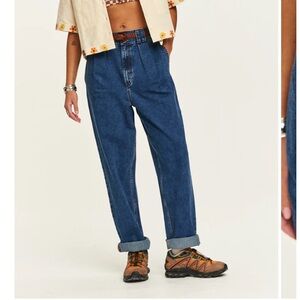 Lucy & Yak Addison Tapered Jeans Mid Wash Blue